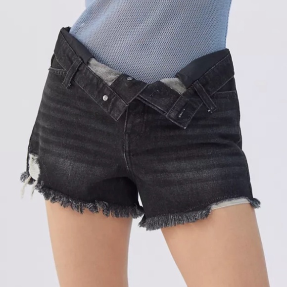 Urban Outfitters Pants - URBAN OUTFITTERS - BDG Foldover V-Front Denim Short - NWT (size 31)